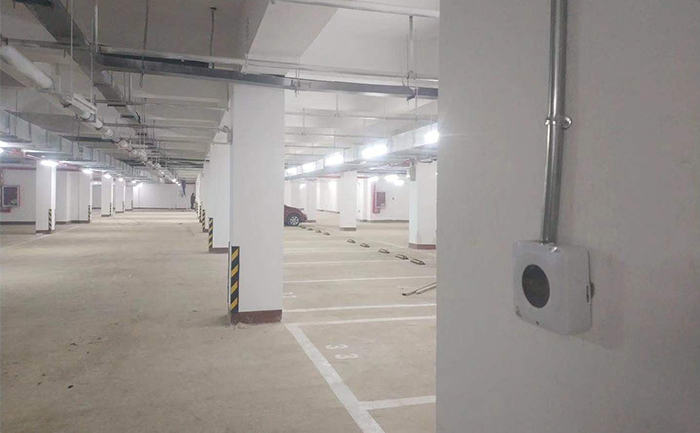 車庫一氧化碳探測器